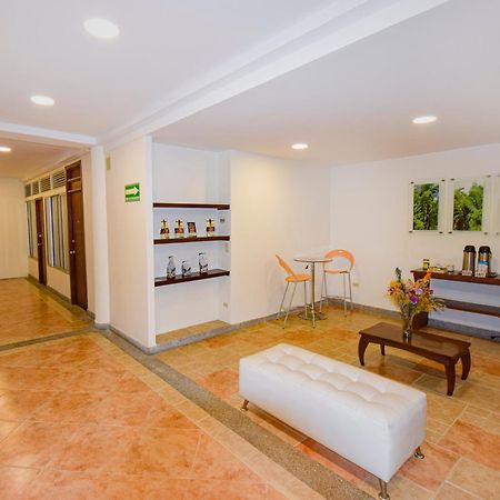 Hotel Monarca Armenia エクステリア 写真