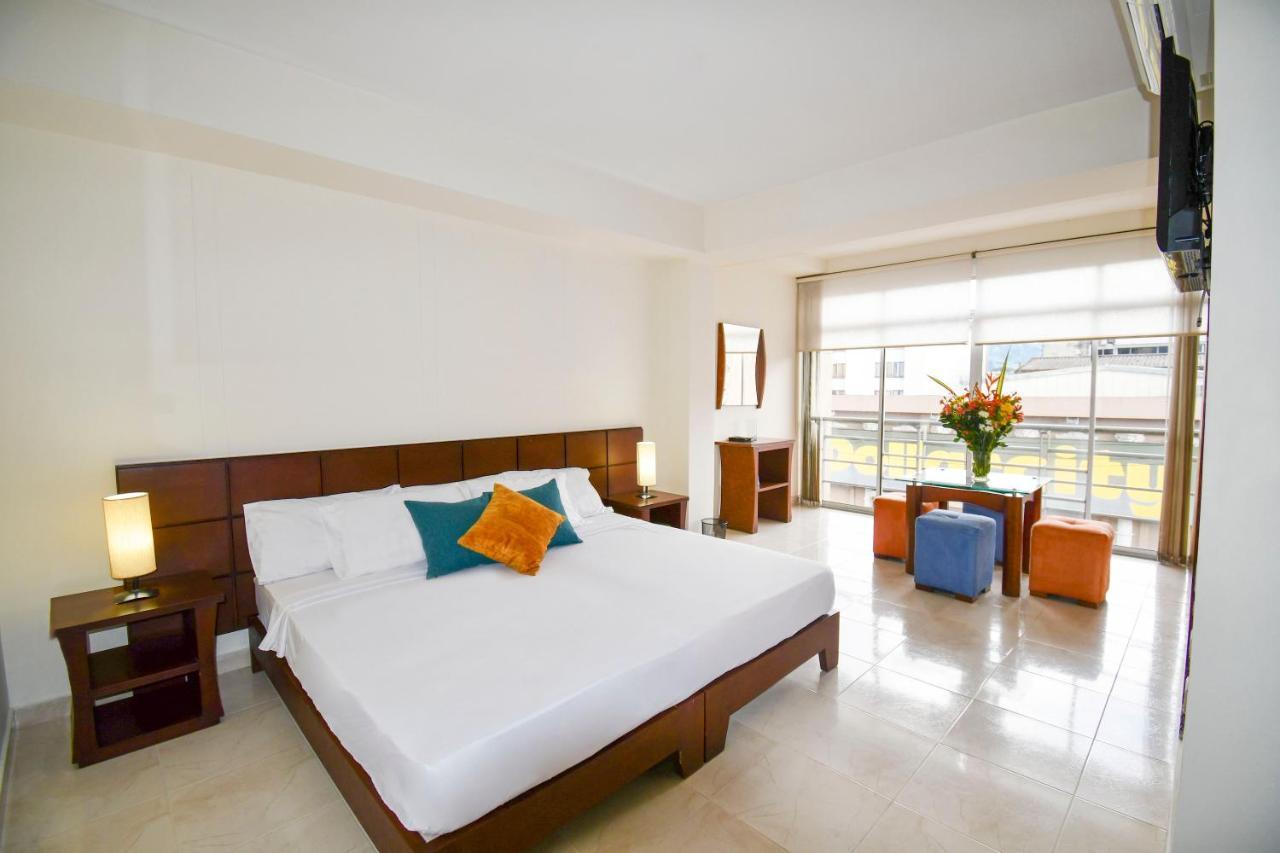 Hotel Monarca Armenia エクステリア 写真
