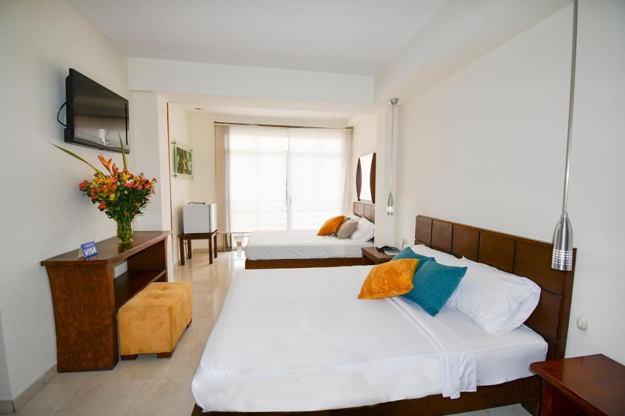 Hotel Monarca Armenia エクステリア 写真