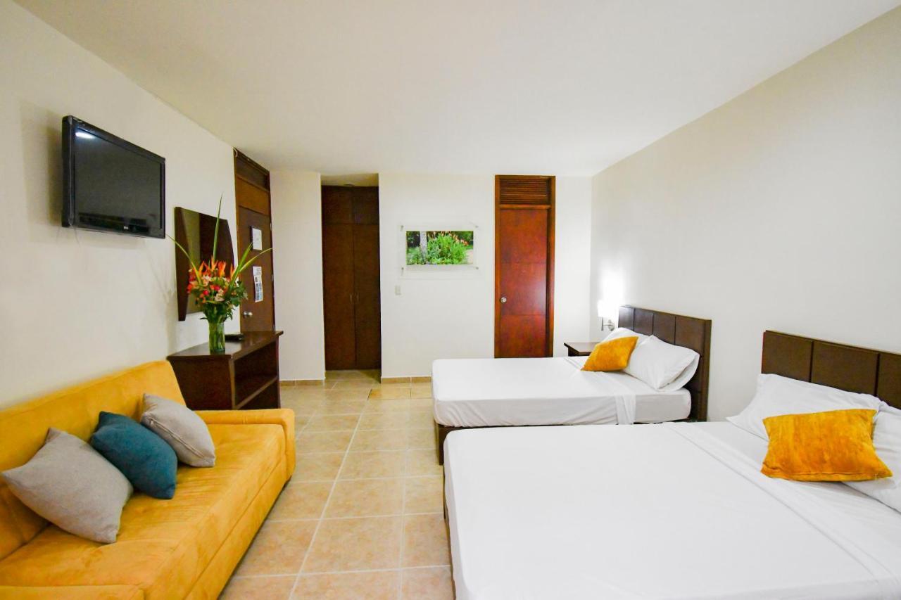 Hotel Monarca Armenia エクステリア 写真