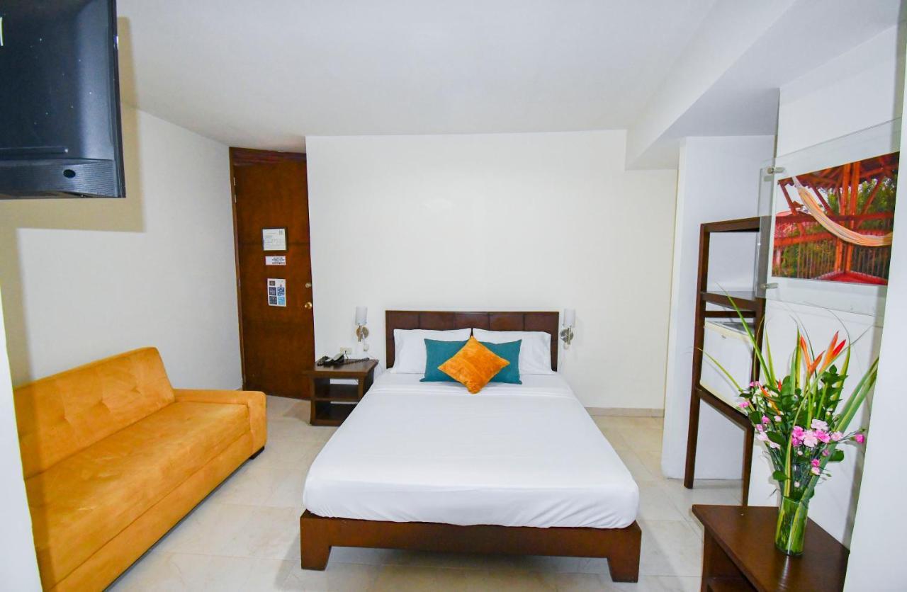 Hotel Monarca Armenia エクステリア 写真