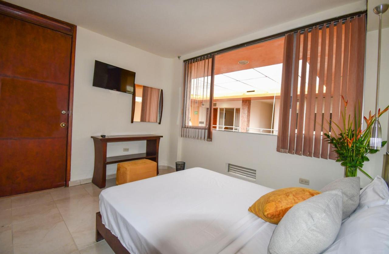 Hotel Monarca Armenia エクステリア 写真