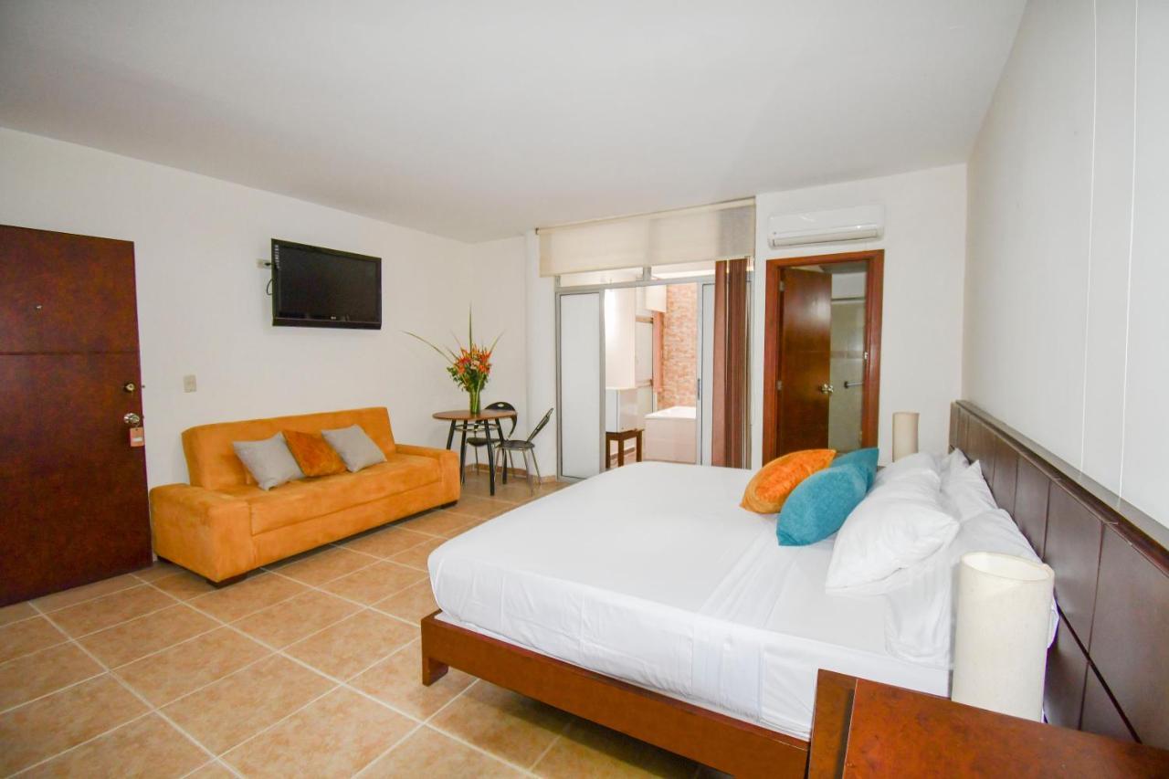 Hotel Monarca Armenia エクステリア 写真