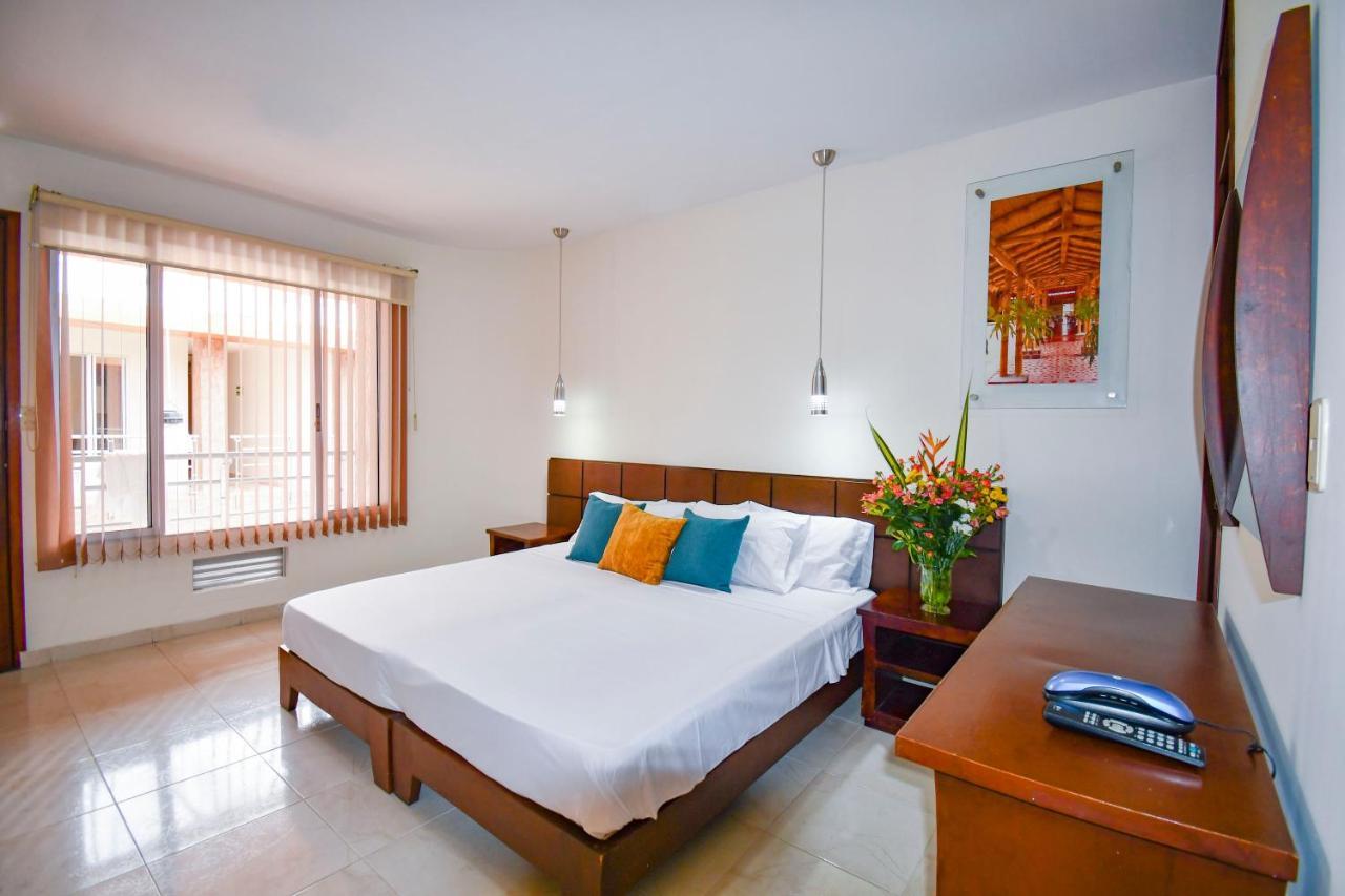 Hotel Monarca Armenia エクステリア 写真