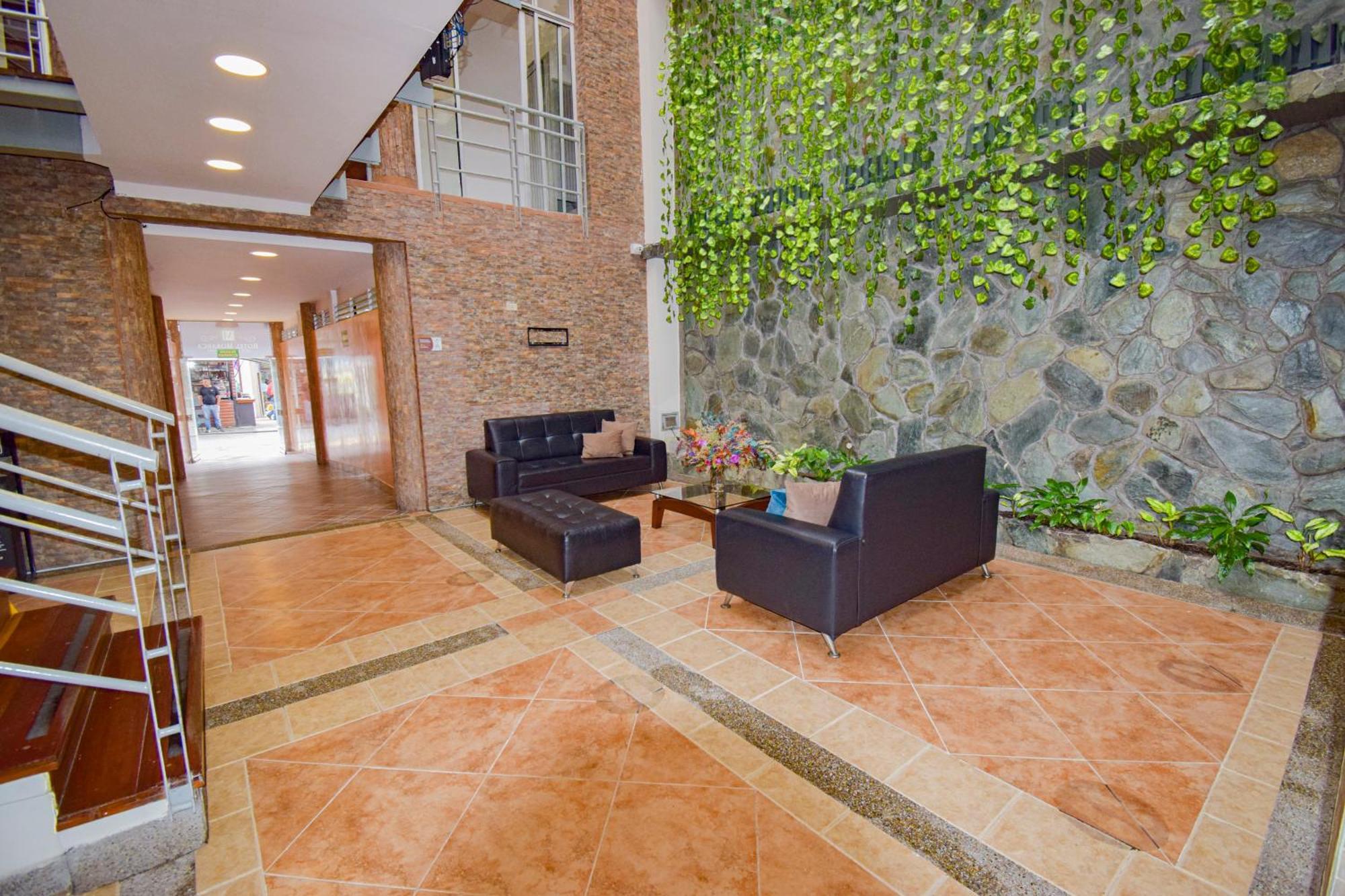 Hotel Monarca Armenia エクステリア 写真